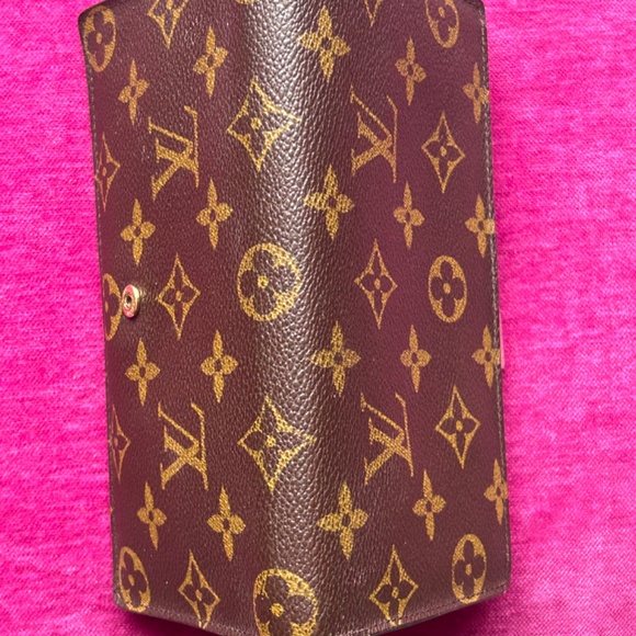Gorgeous and rare snap authentic Louis Vuitton Wallet - Picture 2 of 15